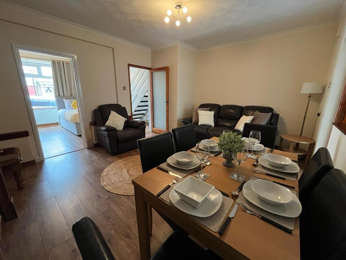 Access To Private Gym Room, 3 Bedrooms, Close To The City Swansea Exterior photo
